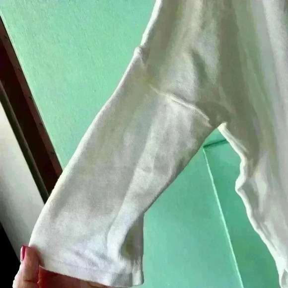 SURVIVAL - white oversized v-neck sweater, fitted elbow length sleeves. … - Picture 4 of 10